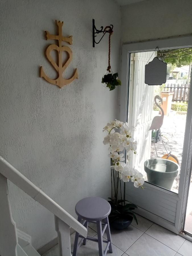 Le Flamant Rose Bed & Breakfast Salin-de-Giraud Dış mekan fotoğraf